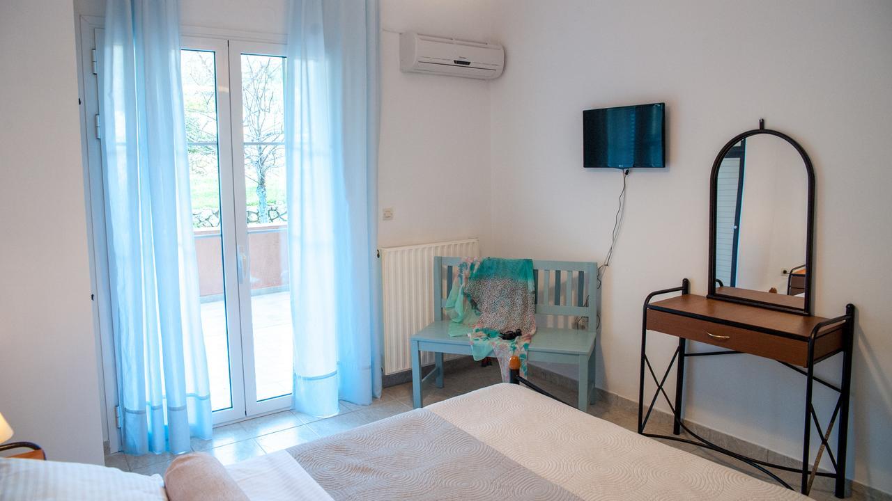 Evianna Studios Mousata Bagian luar foto